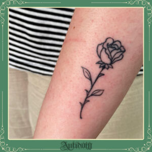 tatuaje minimalista ourense
