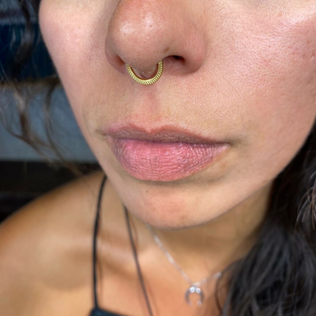 Piercing en la nariz realizado en antídoto tatuaxe ourense